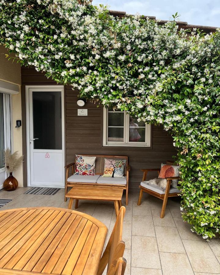 Les Suites d'Aliénor, Suite Mezzanine Pessac Exterior foto