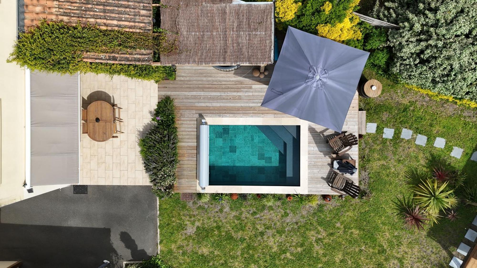 Les Suites d'Aliénor, Suite Mezzanine Pessac Exterior foto